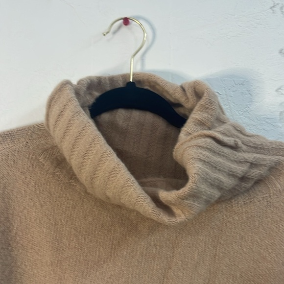 Turtle neck sweater dress - Picture 2 of 3